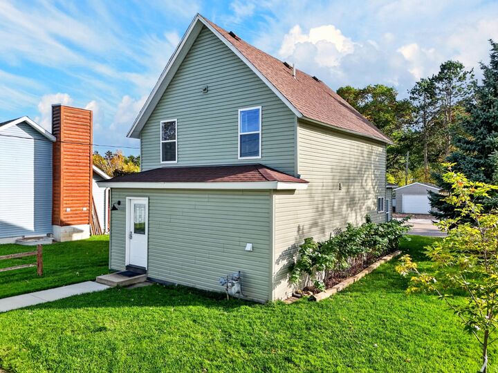 Property Photo:  207 4th Street NE  MN 56441 