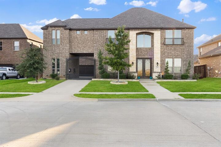 Property Photo: 3204 Chambley Lane TX 76084