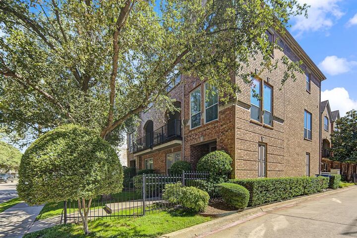 Property Photo: 3708 Wycliff Avenue TX 75219
