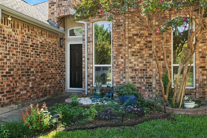Property Photo: 428 Arbor Creek Drive TX 76039