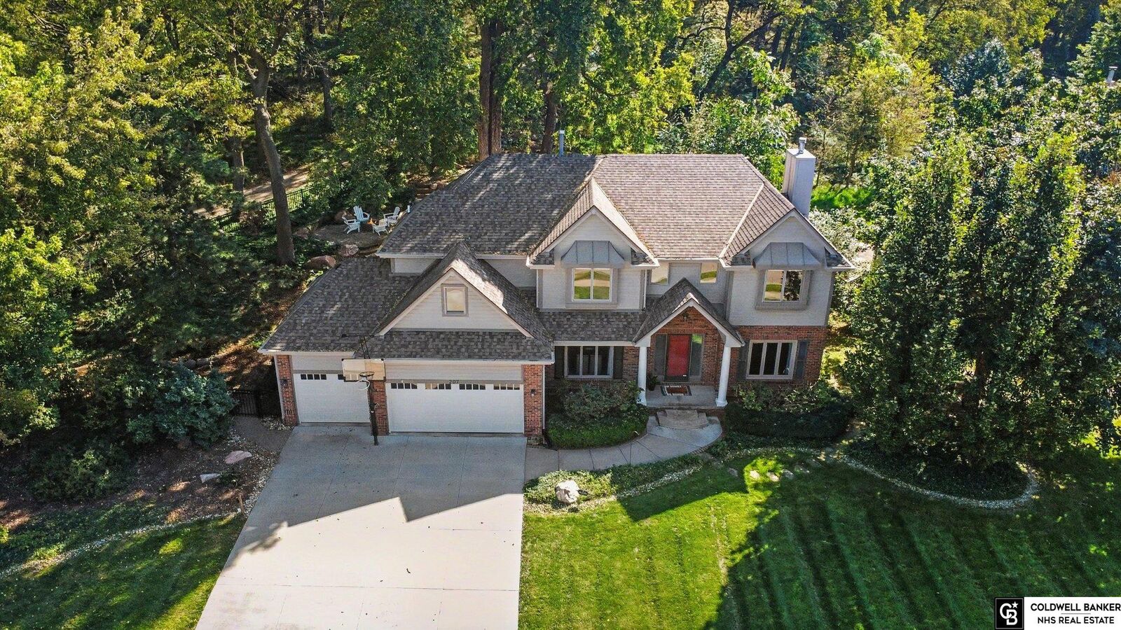 Property Photo:  207 Martin Drive  NE 68005 