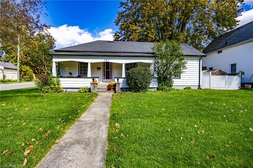 Property Photo:  283 Hall Street  ON N5C 1V8 