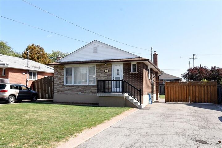 Property Photo:  415 East 15th Street  ON L9A 4G9 