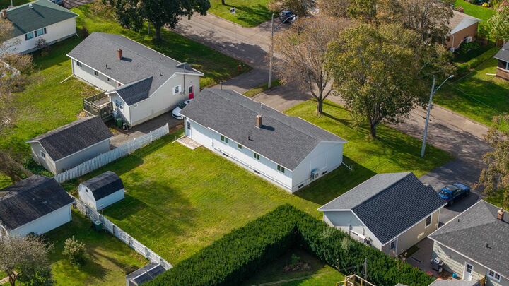 Property Photo:  17 Newland Crescent  PE C1A 4H4 