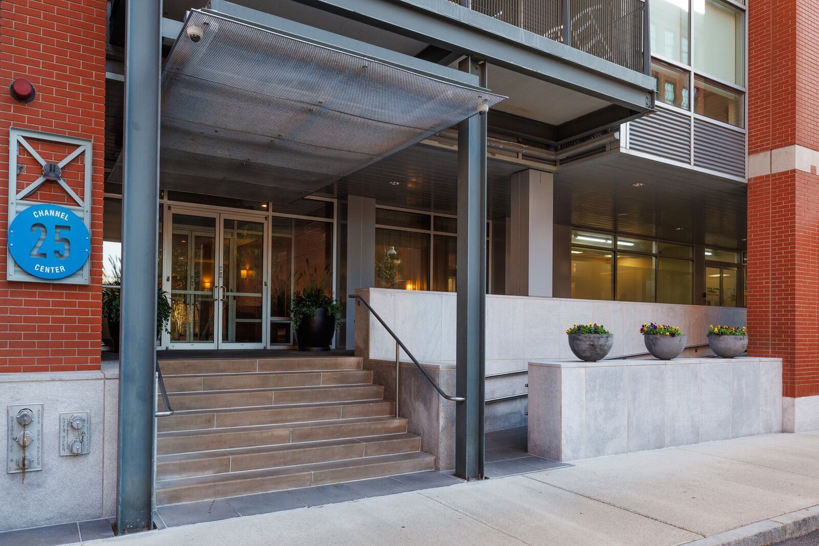 Property Photo: 25 Channel Center St 409 MA 02210