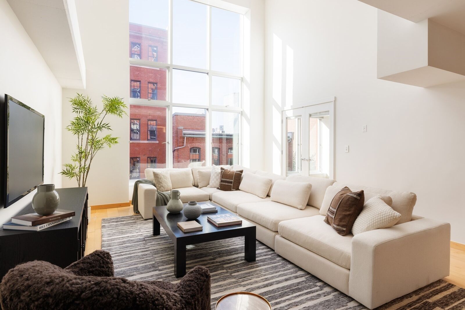 Property Photo:  25 Channel Center St 409  MA 02210 