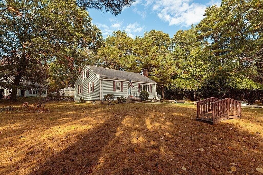 Property Photo:  375 Russell Street  MA 01801 