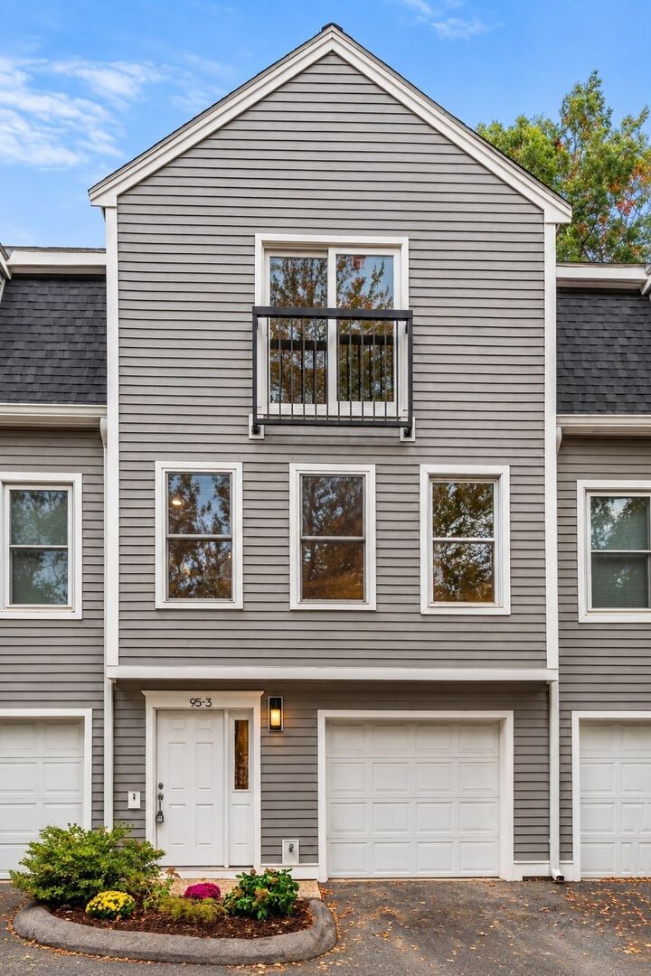 Property Photo:  95 Anderer Ln 3  MA 02132 