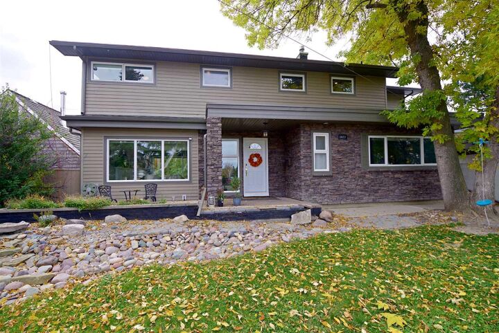 Property Photo:  2822 6A Avenue S  AB T1J 1H2 