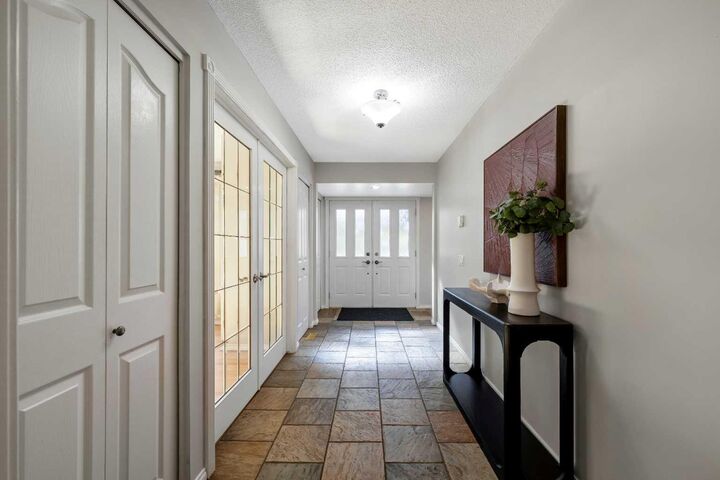 Photo de la propriété: 224 Varsity Crescent NW AB T3B 2Z6