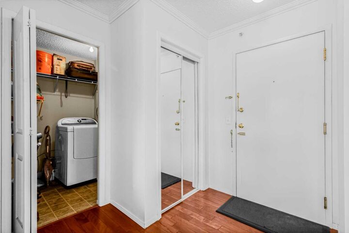 Property Photo: 3308 Valleyview Park SE 308 AB T2B 3R6