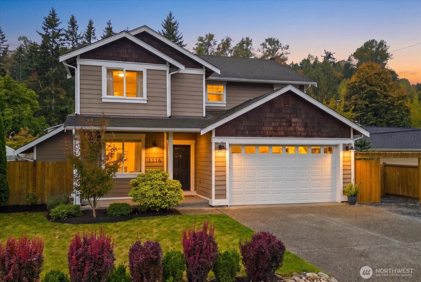 Property Photo: 1116 Orchard Avenue WA 98290