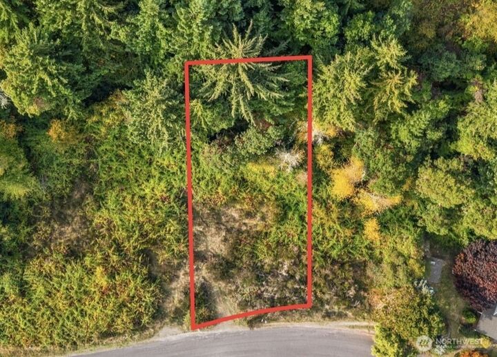 Property Photo:  25724  Gold Beach Drive SW  WA 98070 
