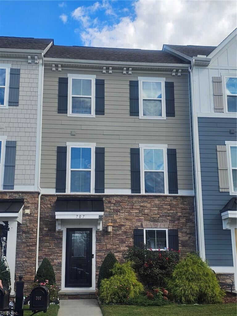 Property Photo: 707 Arbuckle St VA 23323