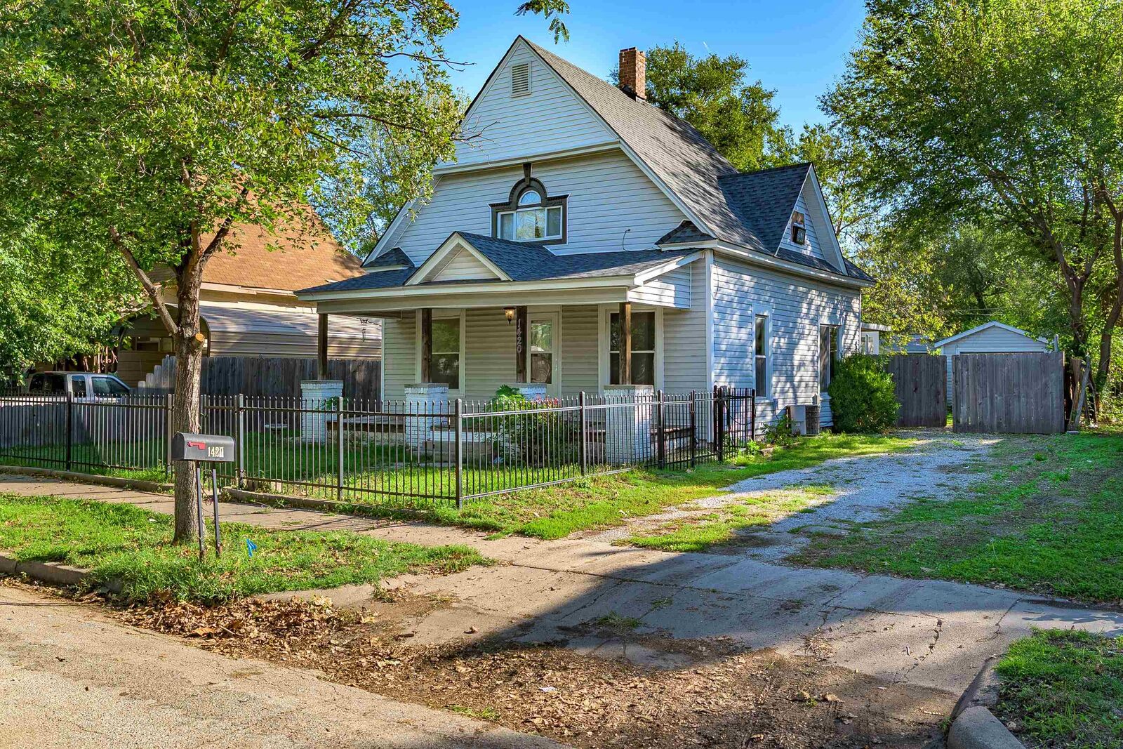 Property Photo:  1420 S Emporia Ave  KS 67211 