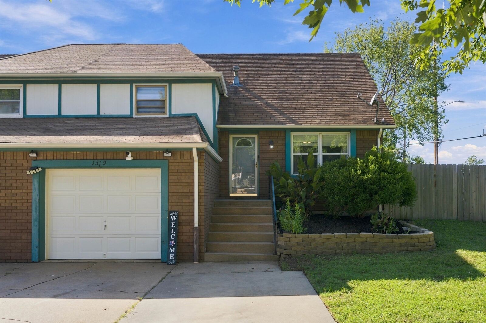 Property Photo:  1399 N Valleyview St  KS 67212 