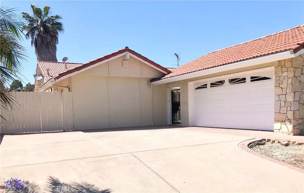 Property Photo:  615 Avenida Vaquero  CA 92673 