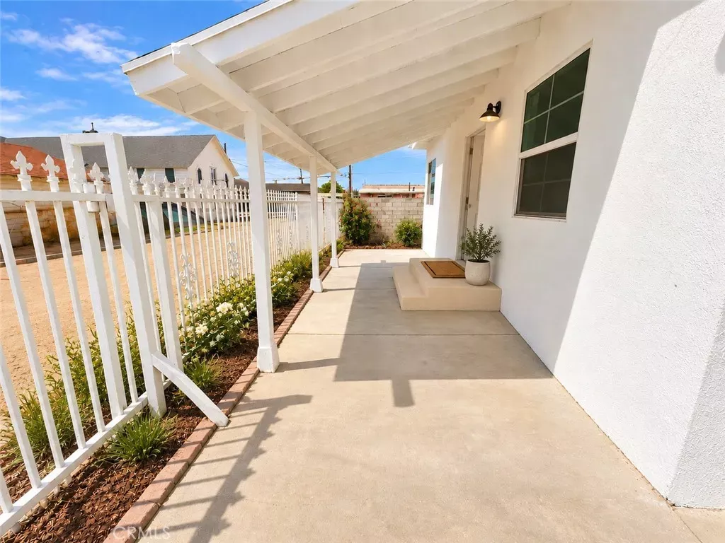 Property Photo: 922 Center Street CA 92507
