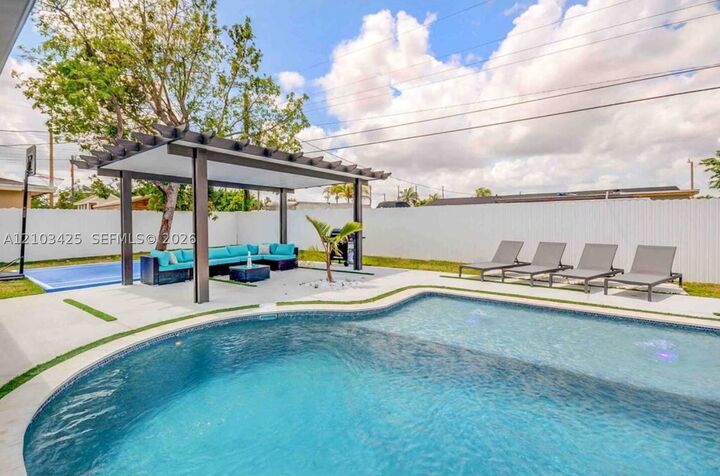 Property Photo:  3530 SW 104th Ave 1  FL 33165 