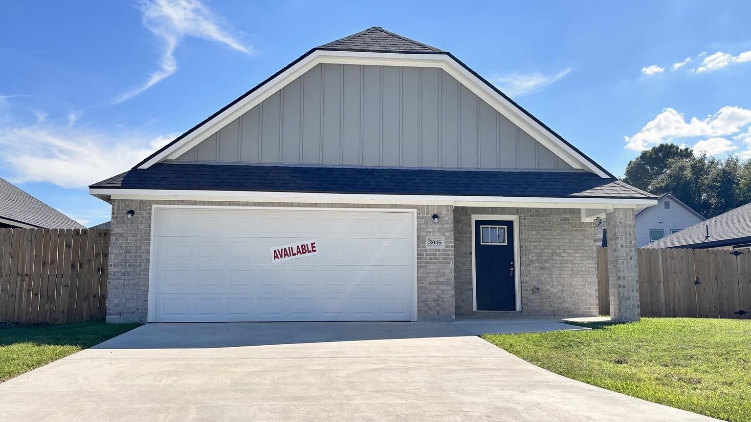 Property Photo:  2045 Regent St  TX 77703 