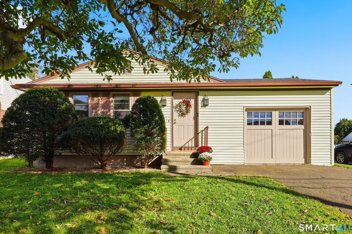 Property Photo:  40 Pine Street  CT 06615 