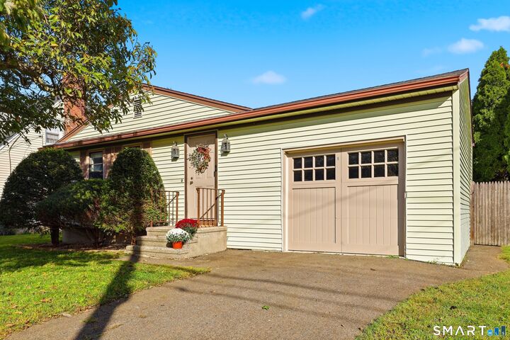 Property Photo:  40 Pine Street  CT 06615 