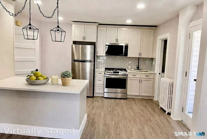 Property Photo:  178 Parker Street  CT 06040 