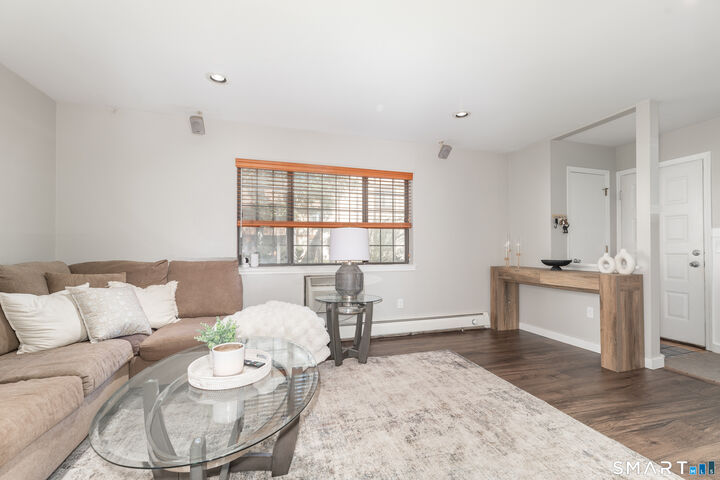 Property Photo: 153 Foxwood Close 153 CT 06461
