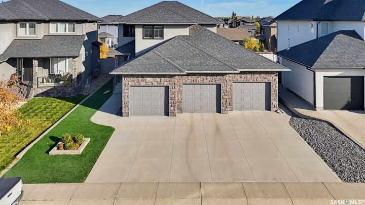Property Photo:  218 Warder Cove  SK S7T 0P7 