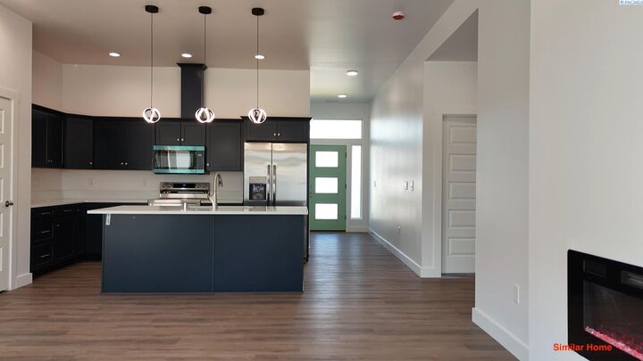 Property Photo: 607 Ruby Ct WA 98930