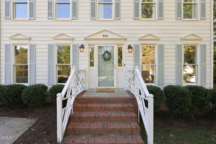 Property Photo:  800 Temple Street  NC 27609 