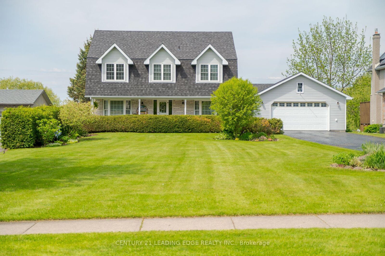Photo de la propriété:  5048 William Street  ON L1Y 1B2 