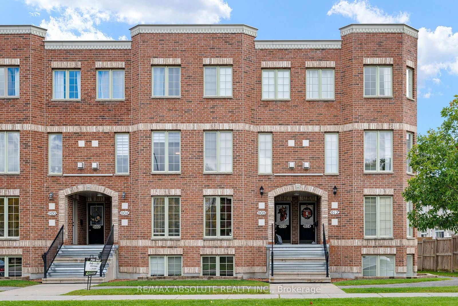 Property Photo:  908 Longfields Drive  ON K2J 5K6 
