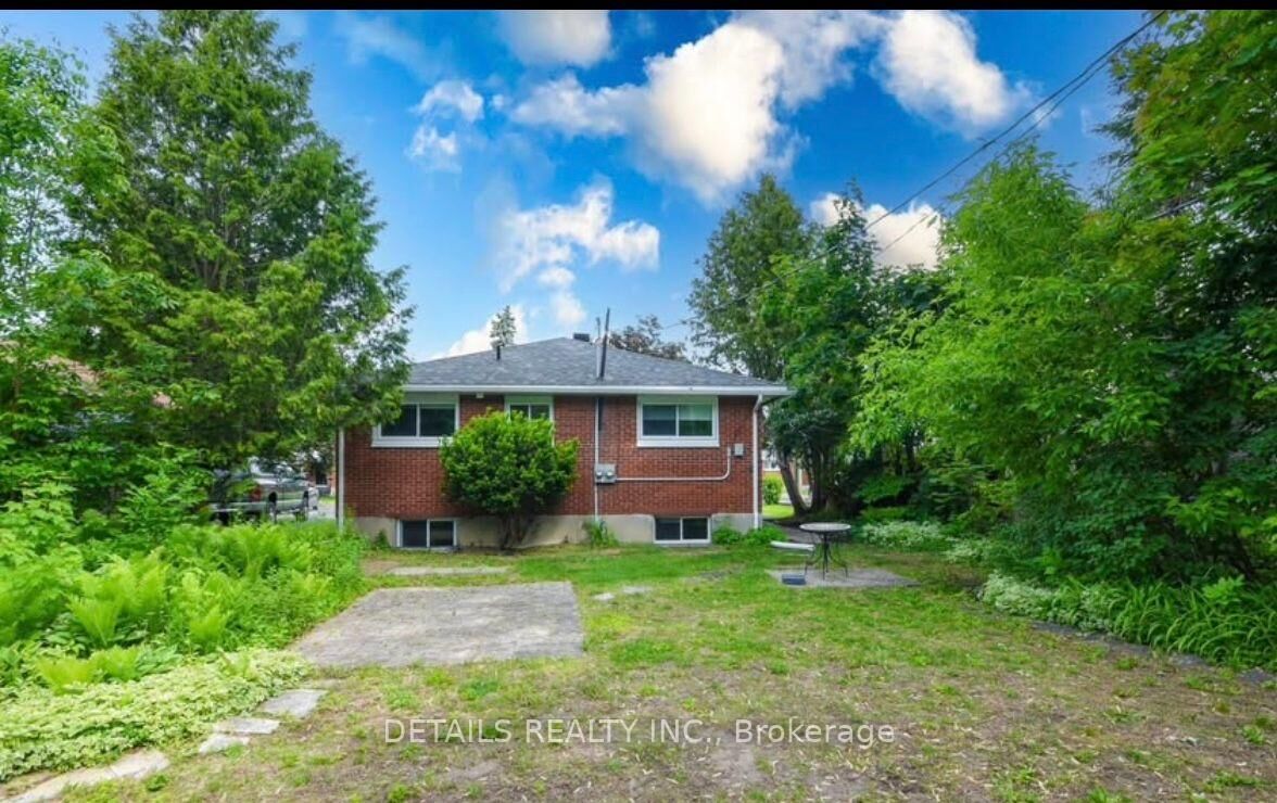 Property Photo:  2364 Cheshire Road B  ON K2C 1G3 
