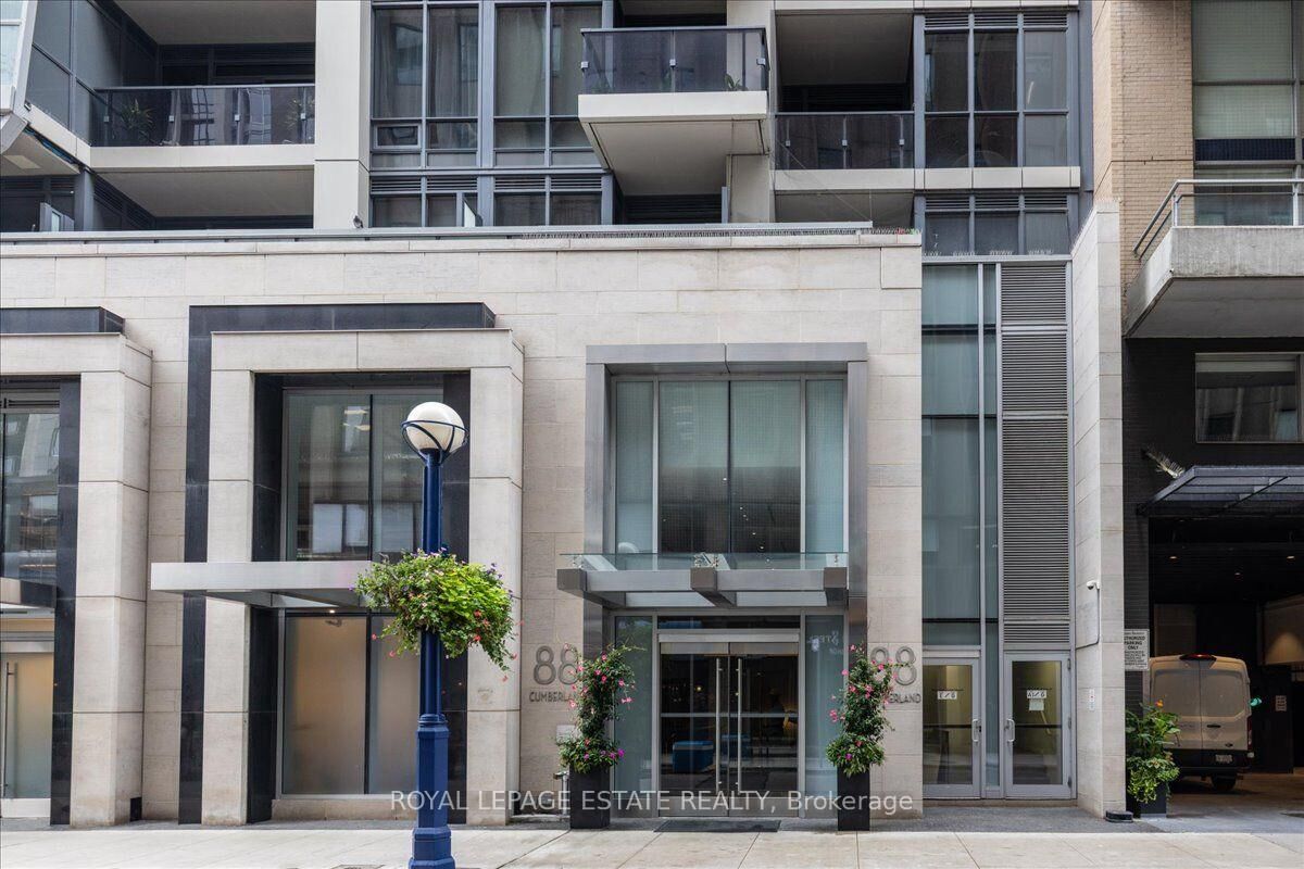 Property Photo:  88 Cumberland Street 1201  ON M5R 0C8 