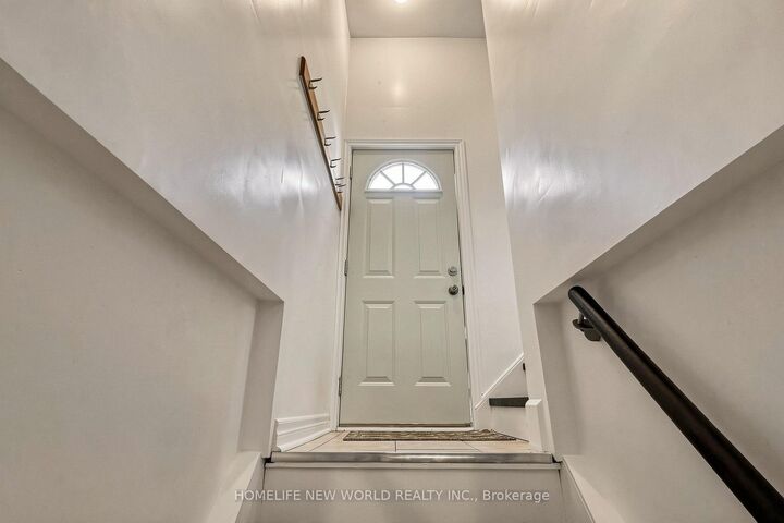Property Photo: 65 Walter Avenue Bsmt ON L3Y 2T4