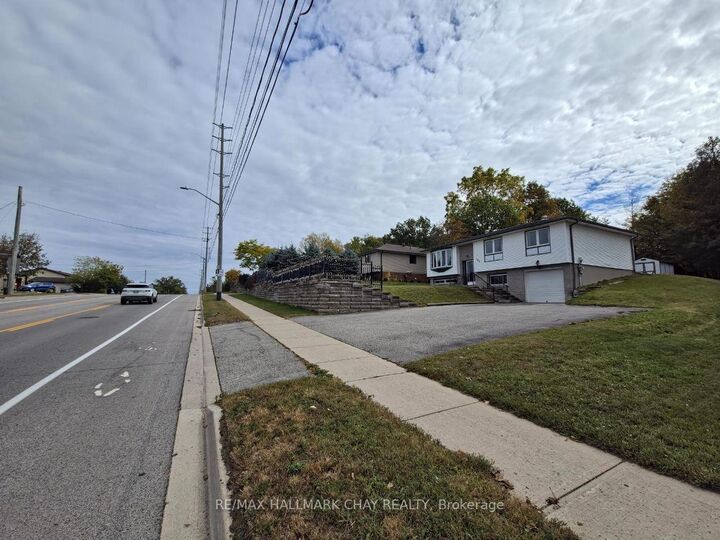 Property Photo:  185 Ardagh Road  ON L4N 3V5 