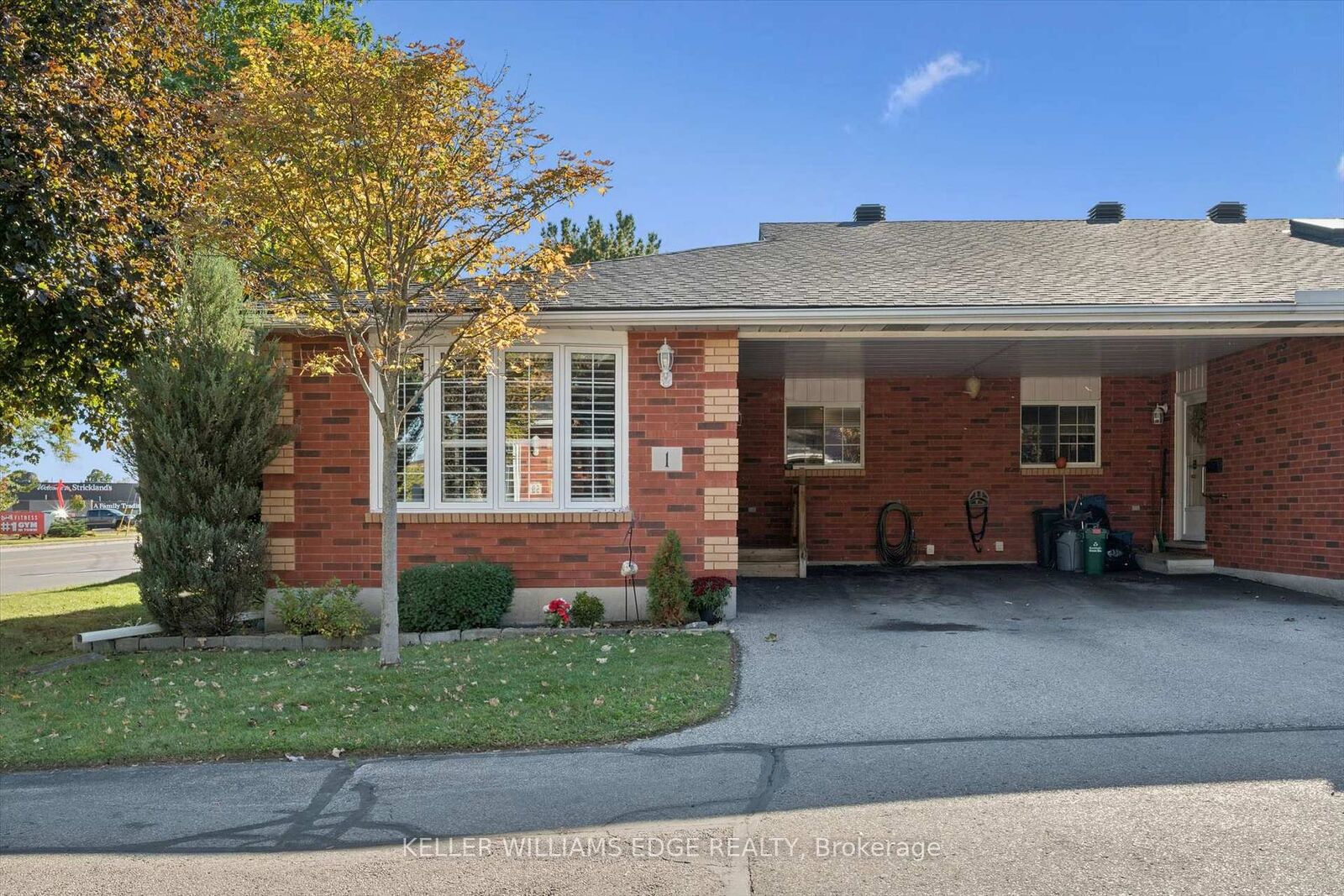 Property Photo:  570 West Street W 1  ON N3R 7Y7 