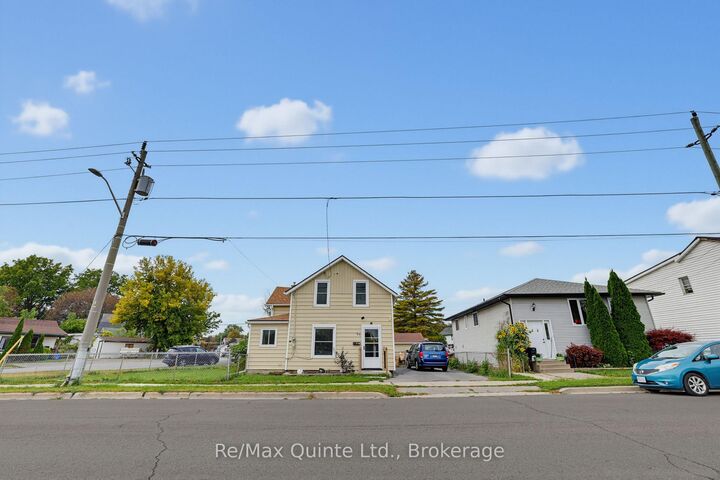 Property Photo:  84 Moira Street E  ON K8P 2S4 
