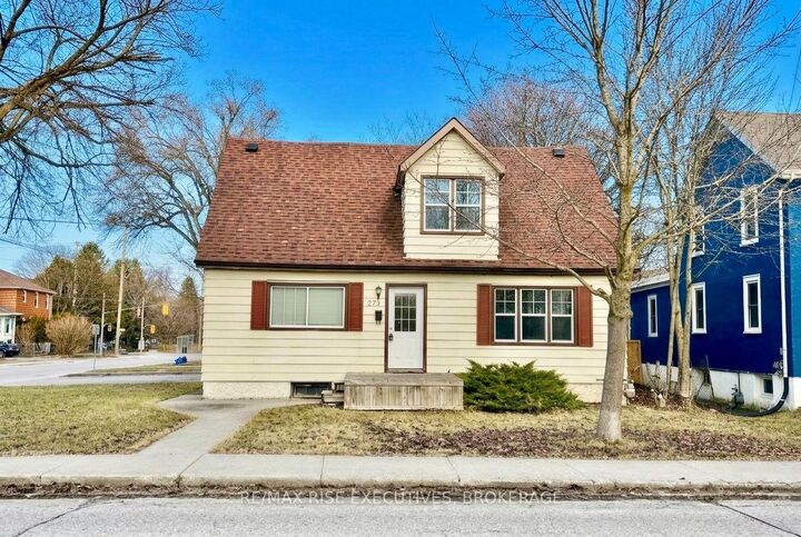 Property Photo:  273 College Street  ON K7L 4M1 
