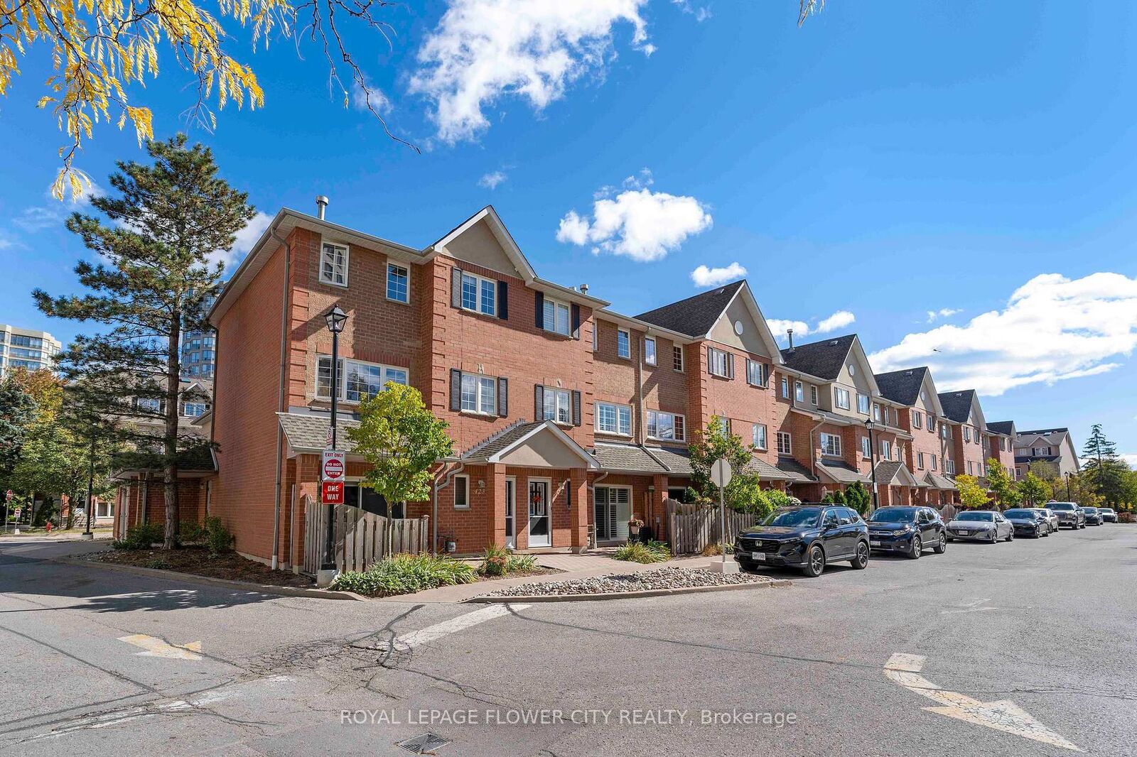 Property Photo:  1400 The Esplanade N/A 423  ON L1V 6V2 