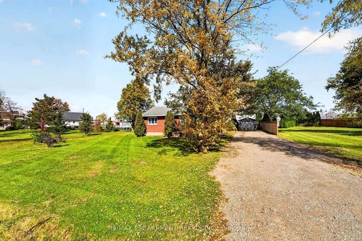 Property Photo:  320 Mud Street  ON L0R 1M0 