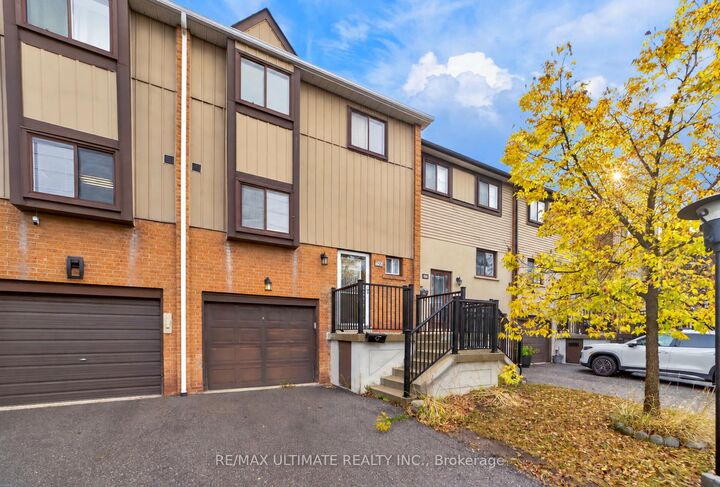 Property Photo:  122 Moregate Crescent 47  ON L6S 3K9 