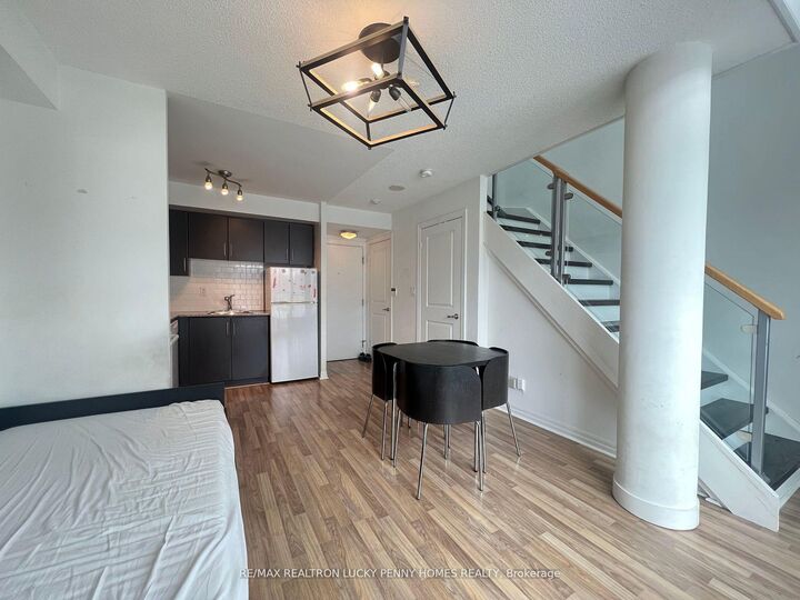 Property Photo:  2035 Sheppard Avenue E 109  ON M2J 1W6 
