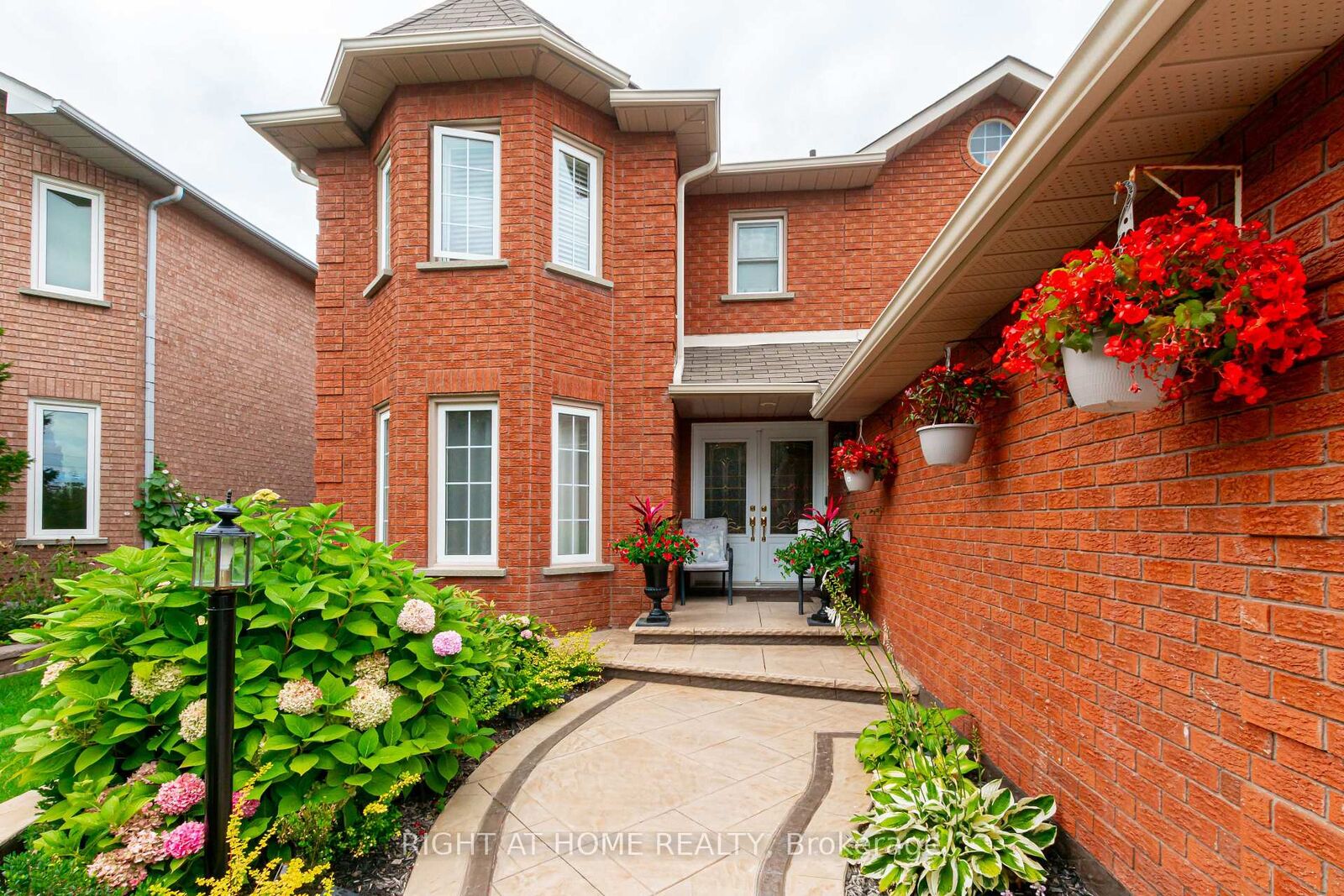 Property Photo:  43 Greenbush Place Basement  ON L1R 1T6 