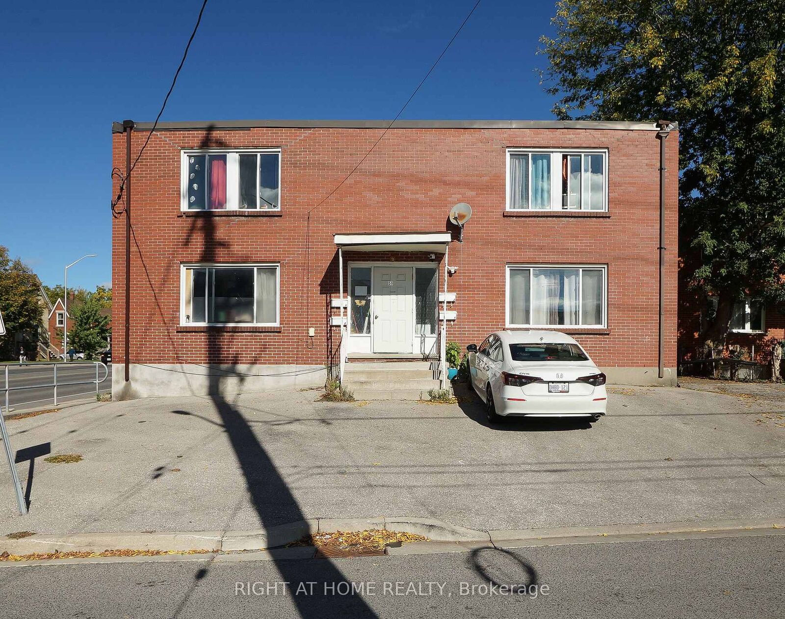 Property Photo:  59 Saunby Street N  ON N6G 1A4 
