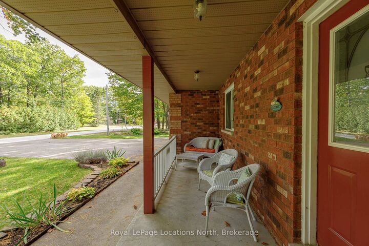 Property Photo:  162 Christopher Avenue  ON L9Z 1S4 