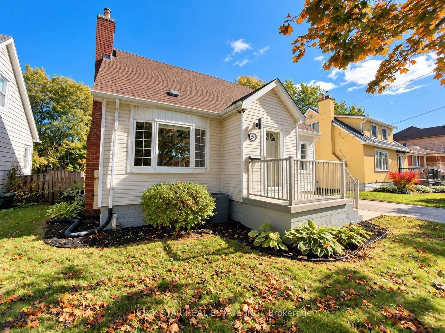 Property Photo:  5 Athens Street  ON L9C 3K8 