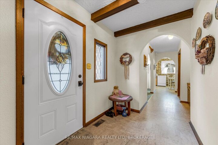 Property Photo: 107 Glenayr Place ON L3C 3M6