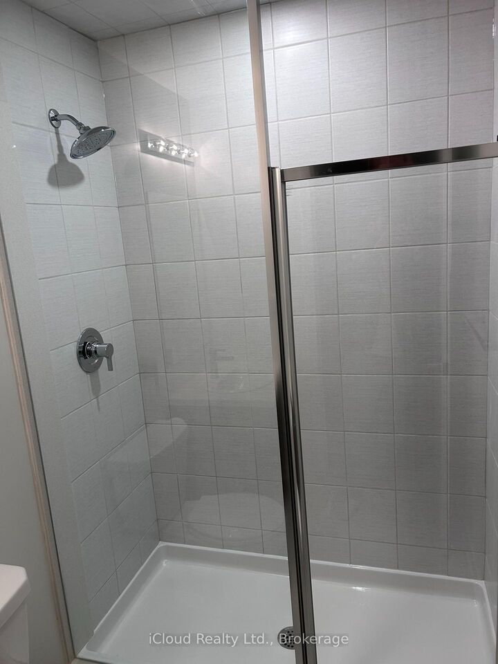 Property Photo:  3415 Ridgeway Drive 4  ON L5L 0B9 